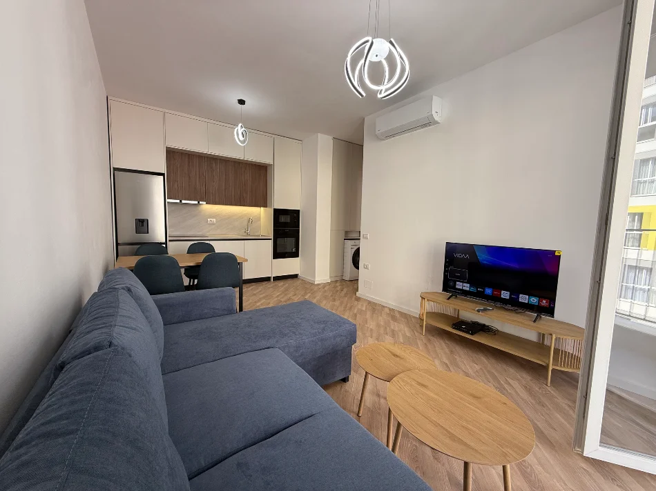 Tirane, jepet me qera apartament 1+1+Ballkon Kati 5, 60 m² , 36,000 Lekë (Univers City)