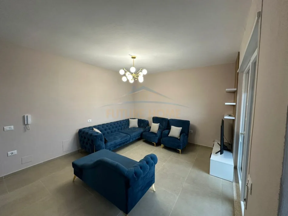 Tirane, jepet me qera apartament 1+1+Ballkon Kati 5, 64 m² 600 € (Jordan Misja)