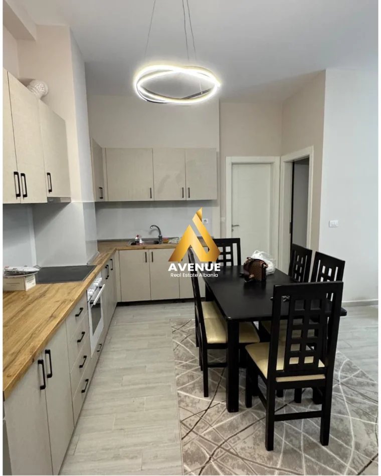 Tirane, jepet me qera apartament 1+1+Ballkon Kati 5, 65 m² 500 € (Rruga Sokrat Miho)
