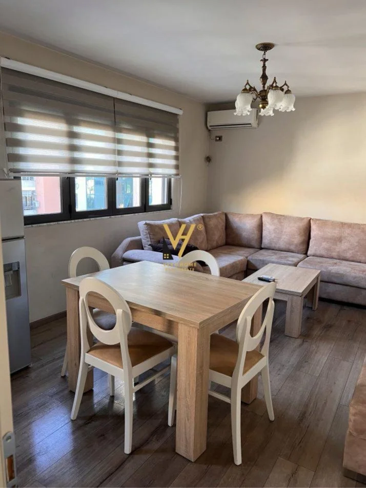 Tirane, jepet me qera apartament 1+1+Ballkon Kati 5, 65 m² 600 € (21 DHJETORI)