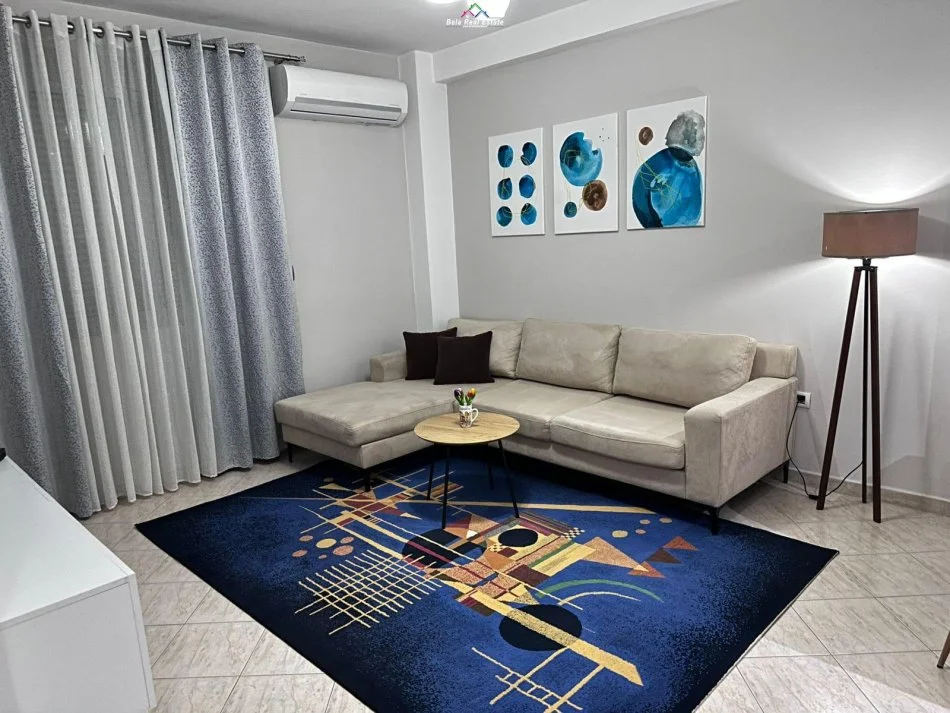 Tirane, jepet me qera apartament 1+1+Ballkon Kati 5, 65 m² 6010 € (rruga e kavajes)