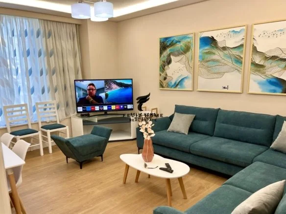Tirane, jepet me qera apartament 1+1+Ballkon Kati 5, 65 m² 620 € (TREGU ELEKTRIK)