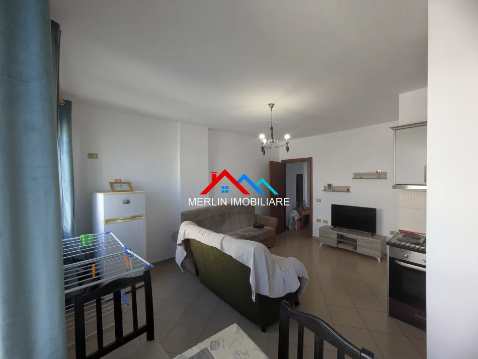 Tirane, jepet me qera apartament 1+1+Ballkon Kati 5, 70 m² 410 € (Rruga Besim Alla)