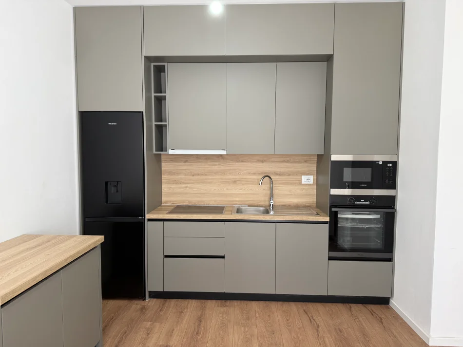 Tirane, jepet me qera apartament 1+1+Ballkon Kati 6, 350  (Univers City)