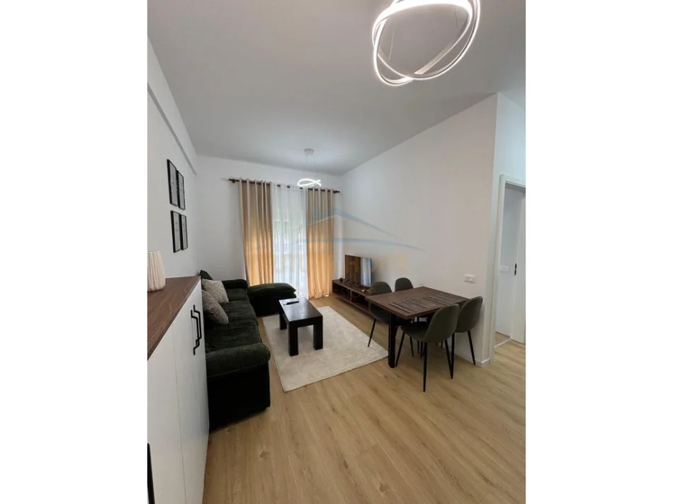 Tirane, jepet me qera apartament 1+1+Ballkon Kati 6, 47 m² 400 € (Kompleksi Kadiu)