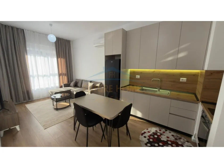 Tirane, jepet me qera apartament 1+1+Ballkon Kati 6, 48 m² 400 € (Rezidenca Kadiu)