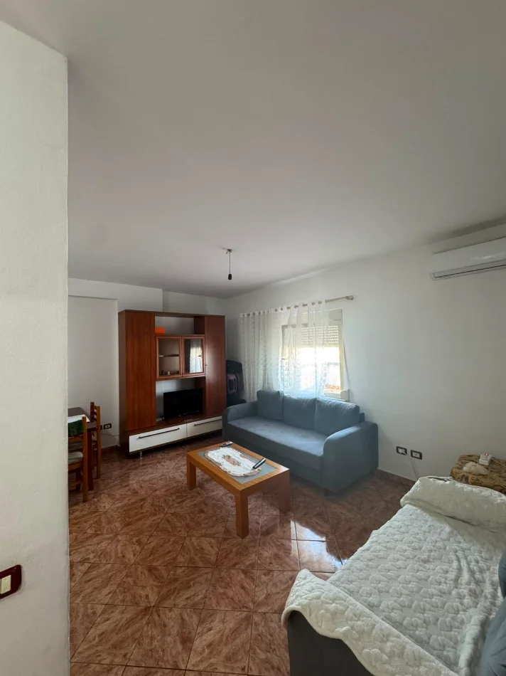 Tirane, jepet me qera apartament 1+1+Ballkon Kati 6, 60 m² 450 € (Ne zonen e Rrugës se Dibrës/pas Konvikteve të Mjekësisë së Vajzave)