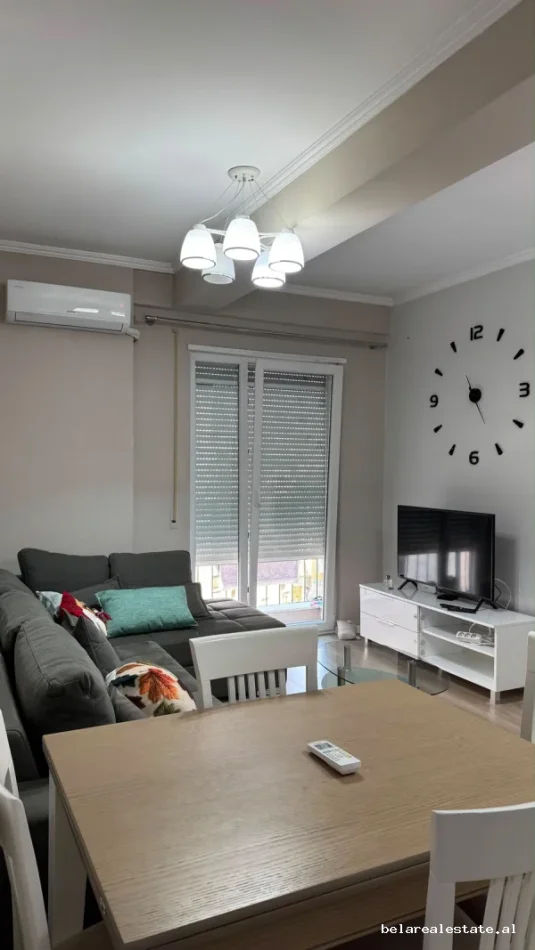 Tirane, jepet me qera apartament 1+1+Ballkon Kati 6, 62 m² 640 € (Brryli)