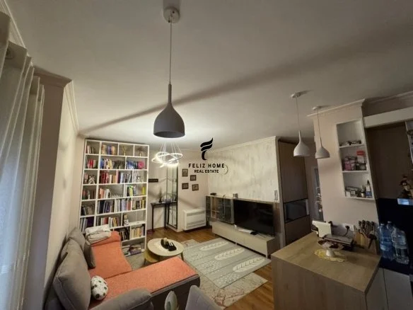 Tirane, jepet me qera apartament 1+1+Ballkon Kati 6, 63 m² 800 € (RRUGA E KOSOVAREVE)