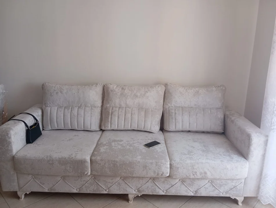 Tirane, jepet me qera apartament 1+1+Ballkon Kati 6, 65 m² 550 € (Market Xhangolli)