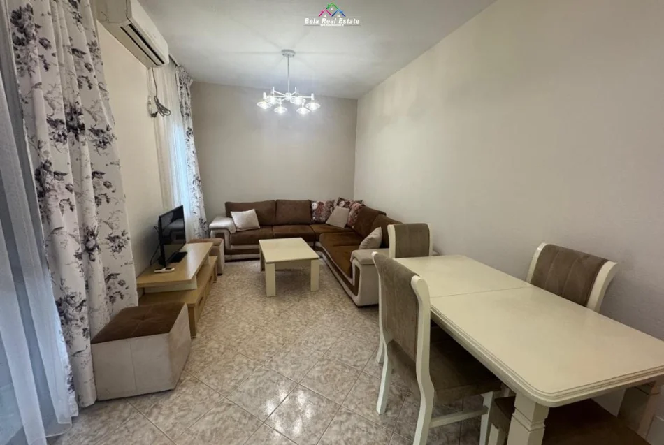 Tirane, jepet me qera apartament 1+1+Ballkon Kati 6, 65 m² 700 € (square 21)