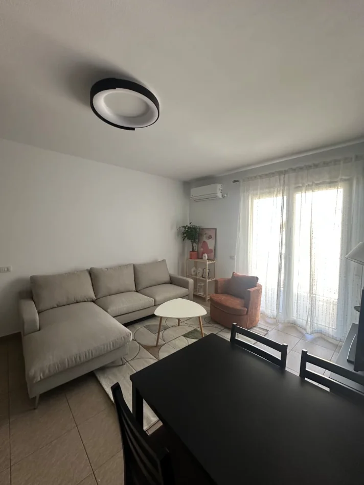 Tirane, jepet me qera apartament 1+1+Ballkon Kati 6, 67 m² 650 € (Rruga Haxhi Hysen Dalliu, Blv.Zogu Parë, Tiranë)