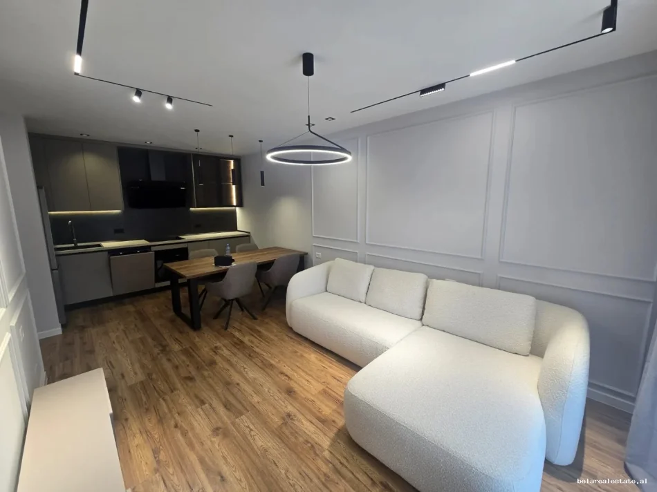 Tirane, jepet me qera apartament 1+1+Ballkon Kati 6, 72 m² 700 € (ali demi)