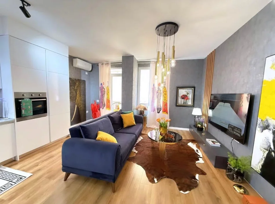 Tirane, jepet me qera apartament 1+1+Ballkon Kati 6, 77 m² 800 € (21 Dhjetori)