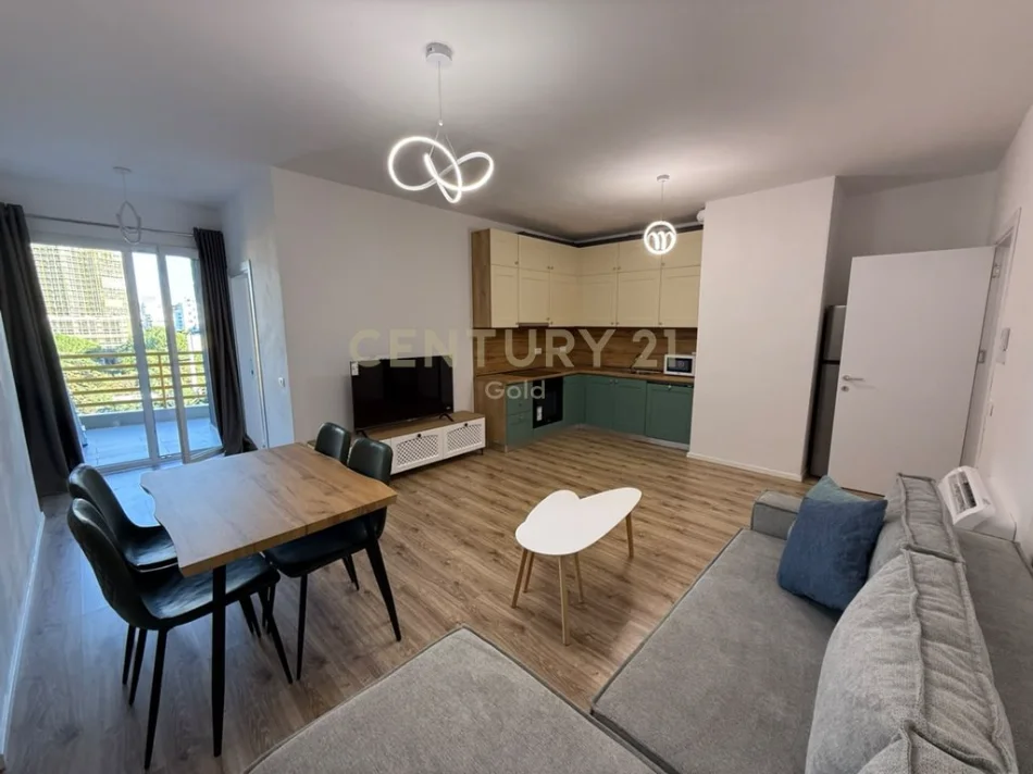 Tirane, jepet me qera apartament 1+1+Ballkon Kati 6, 79 m² 700 €