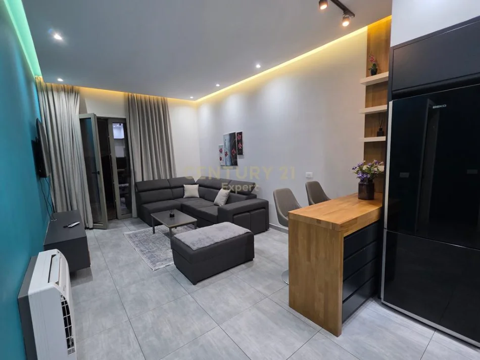 Tirane, jepet me qera apartament 1+1+Ballkon Kati 6, 80 m² 800 € (kompleksi delijorgji)