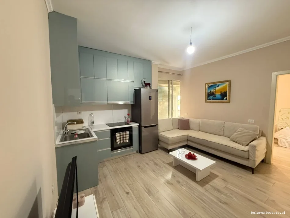 Tirane, jepet me qera apartament 1+1+Ballkon Kati 6, 86 m² 625 € (4 Deshmoret)