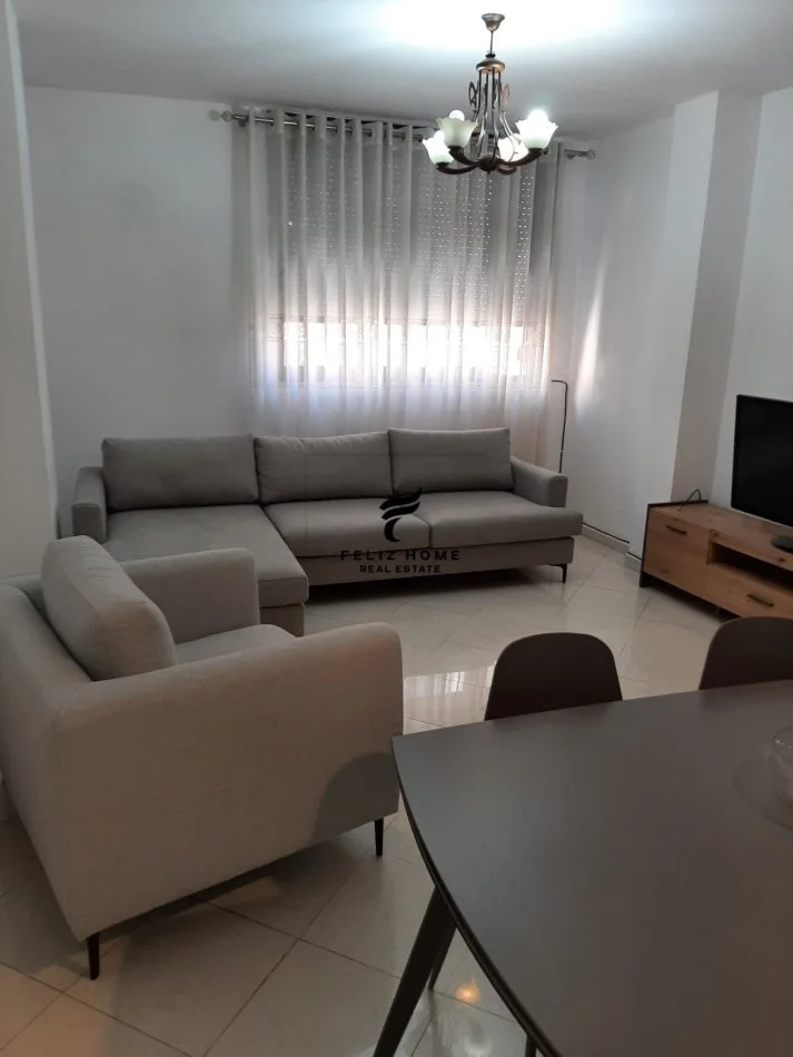 Tirane, jepet me qera apartament 1+1+Ballkon Kati 6, 96 m² 500 € (RRUGA ELBASANIT)
