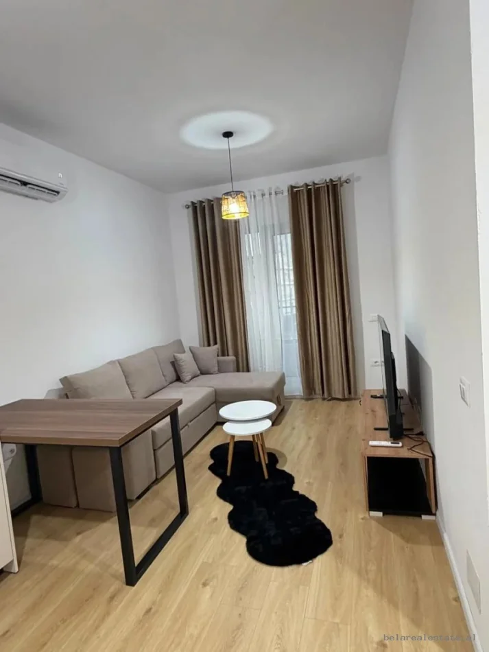 Tirane, jepet me qera apartament 1+1+Ballkon Kati 7, 50 m² 560 €