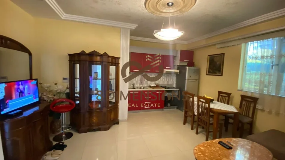 Tirane, jepet me qera apartament 1+1+Ballkon Kati 7, 60 m² 500 € (selvia)