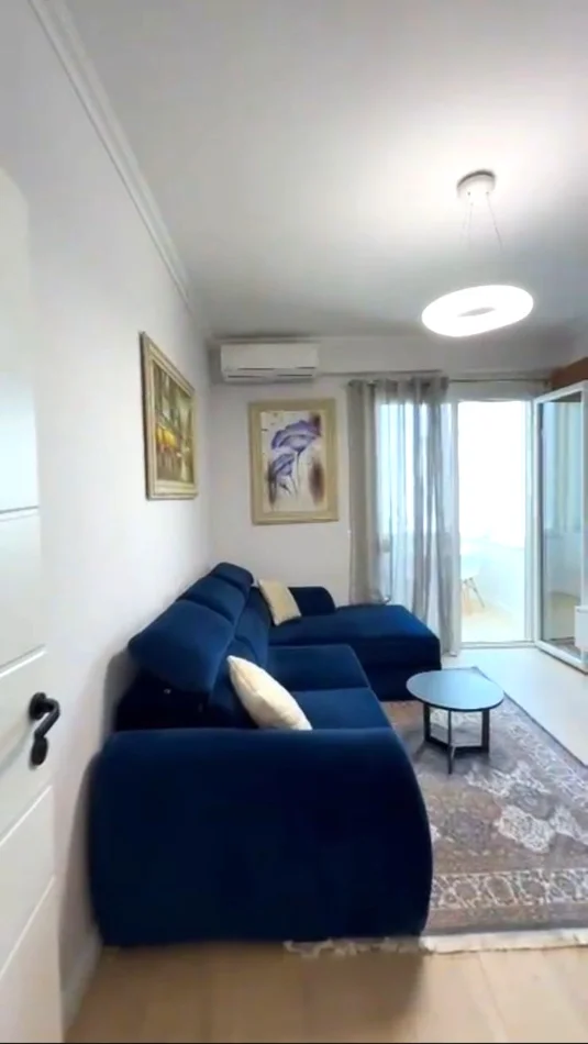 Tirane, jepet me qera apartament 1+1+Ballkon Kati 7, 65 m² 500 € (Astir/Rr.Milto Sotir Gura)