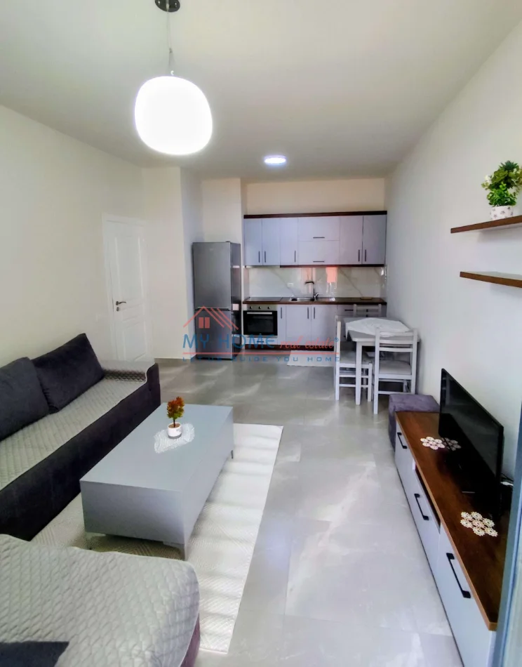Tirane, jepet me qera apartament 1+1+Ballkon Kati 7, 65 m² 500 € (Rruga Kongresi i Manastirit)