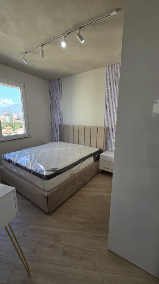 Tirane, jepet me qera apartament 1+1+Ballkon Kati 7, 70 m² 600 € (TEODOR KEKO)