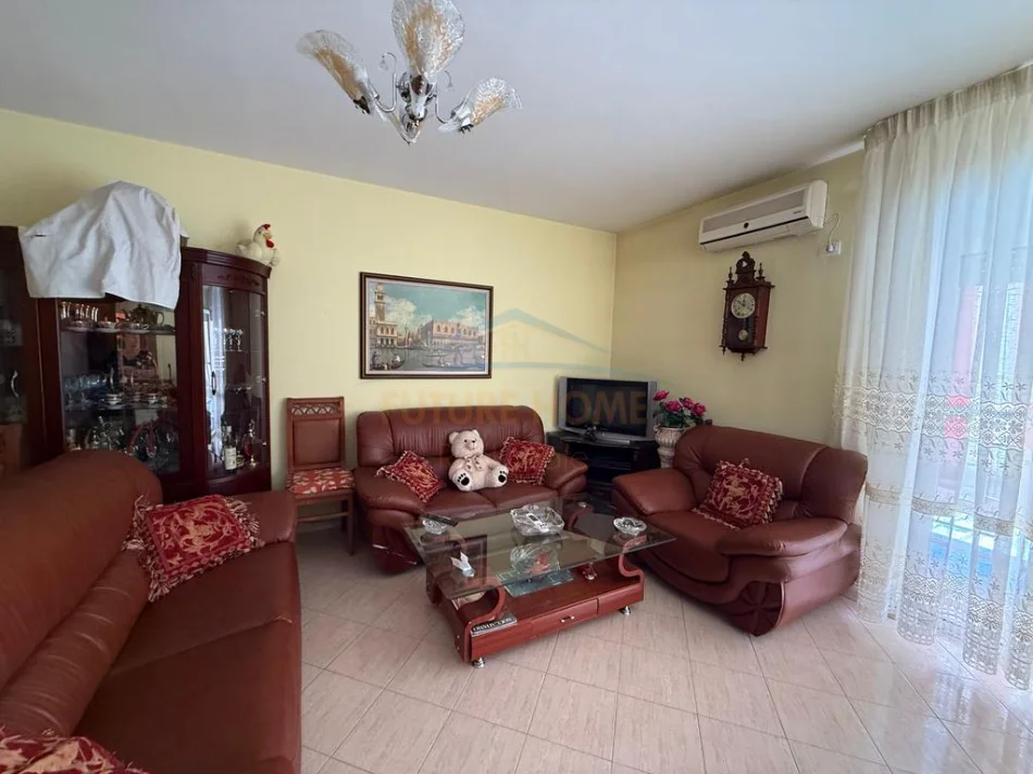 Tirane, jepet me qera apartament 1+1+Ballkon Kati 7, 71 m² 550 € (Don Bosko)