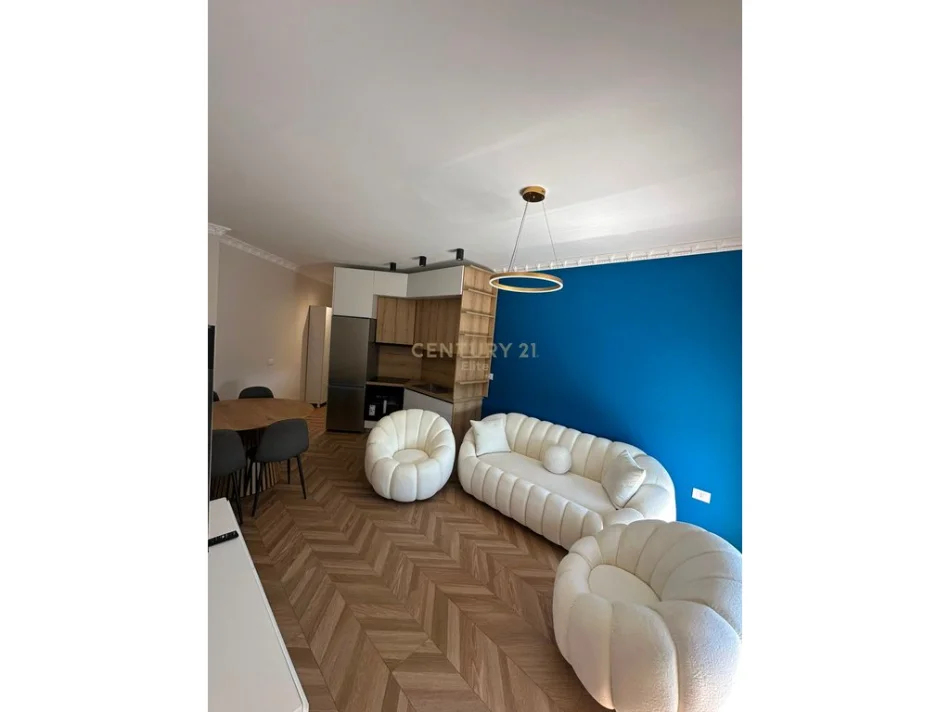Tirane, jepet me qera apartament 1+1+Ballkon Kati 9, 60 m² 750 € (Kompleksi Halili)