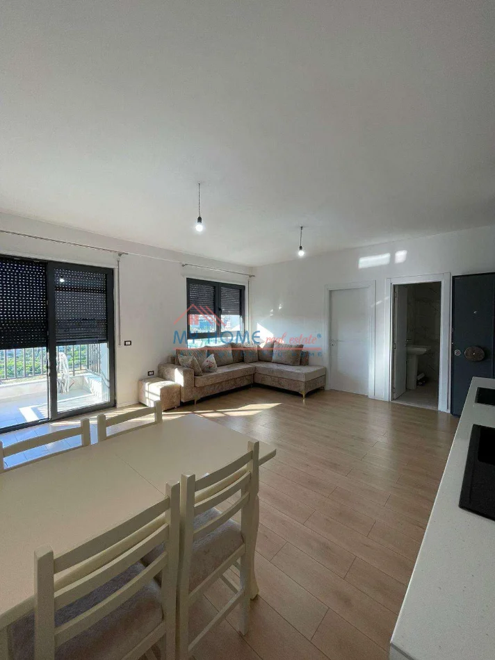 Tirane, jepet me qera apartament 1+1+Ballkon Kati 9, 65 m² 550 € (Rruga Filip Jano)