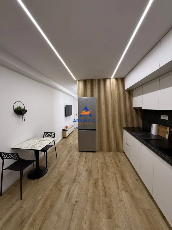 Tirane, jepet me qera apartament 1+1 Kati 0, 40 m² 578 €