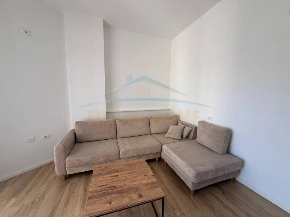 Tirane, jepet me qera apartament 1+1 Kati 0, 59 m² 350 € (Fresk)