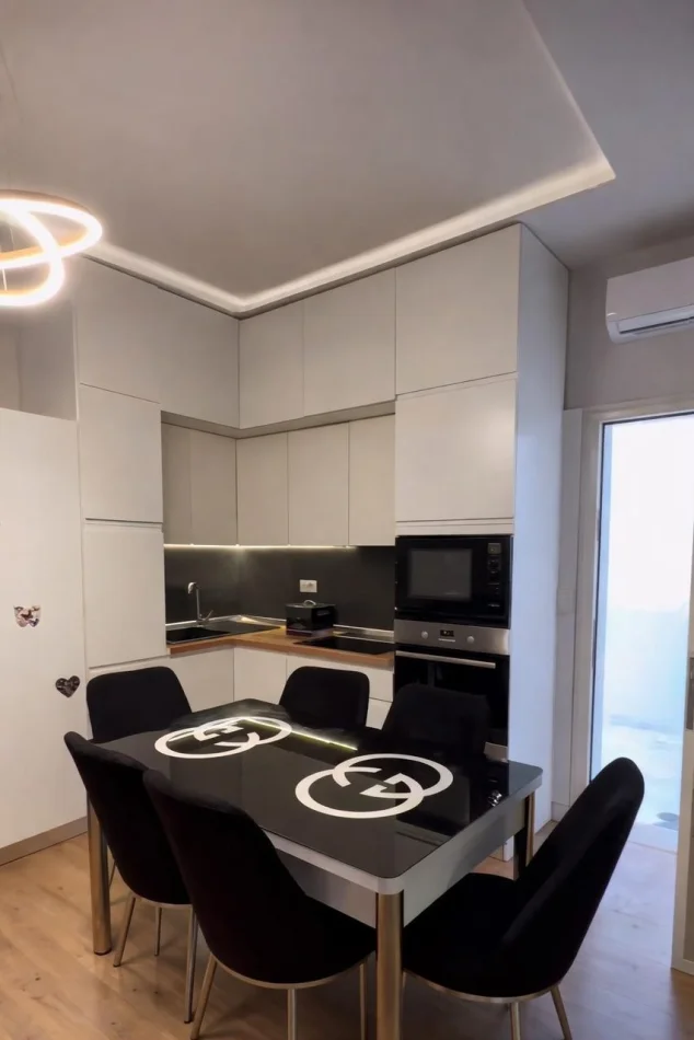 Tirane, jepet me qera apartament 1+1 Kati 0, 60 m² 550 € (Liqeni I Thate)
