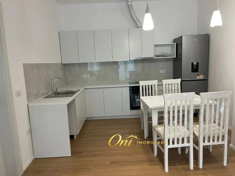 Tirane, jepet me qera apartament 1+1 Kati 0, 75 m² 450 € (5 MAJI)