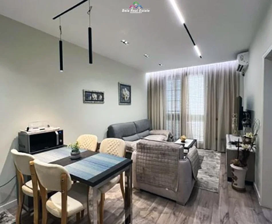 Tirane, jepet me qera apartament 1+1 Kati 10, 65 m² 870 € (Rruga Urani Pano)