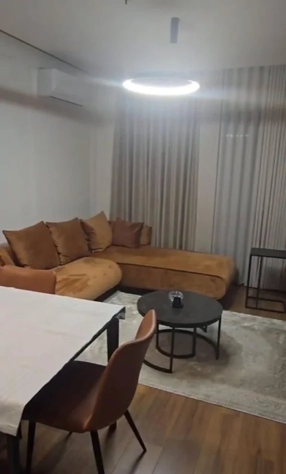 Tirane, jepet me qera apartament 1+1 Kati 10, 67 m² 170.000 € (Farmacia 10, Kompleksi Arlis)