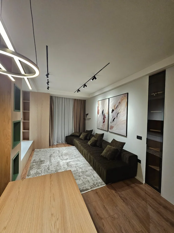 Tirane, jepet me qera apartament 1+1 Kati 10, 75 m² 1.000 € (MINE PEZA)