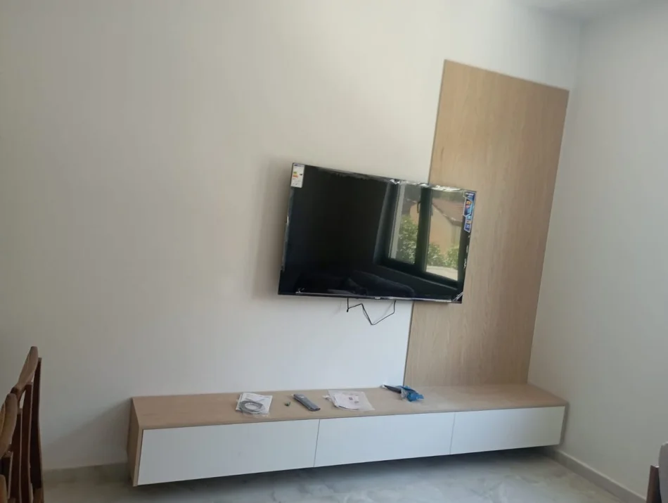 Tirane, jepet me qera apartament 1+1 Kati 1, 120.000 € (Mali i Robit)