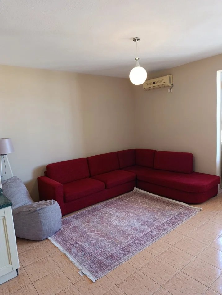 Tirane, jepet me qera apartament 1+1 Kati 11, 70 m² 600 € (Rruga Fortuzi)