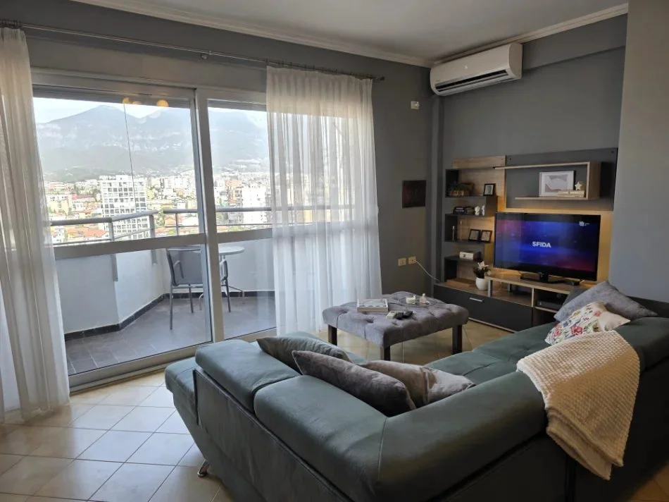 Tirane, jepet me qera apartament 1+1 Kati 11, 90 m² 650 € (Selvia)