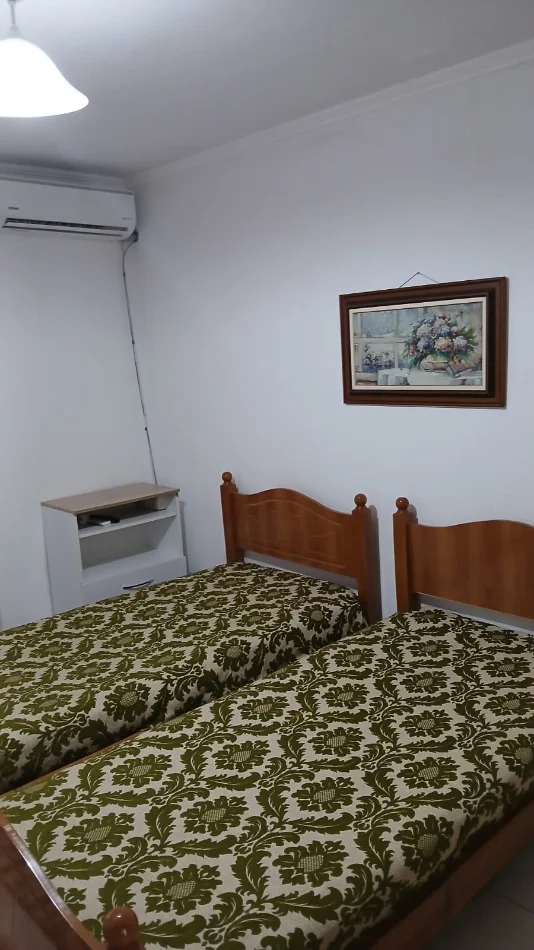 Tirane, jepet me qera apartament 1+1 Kati 1, 40 m² 400 € (Myslym Shyri)