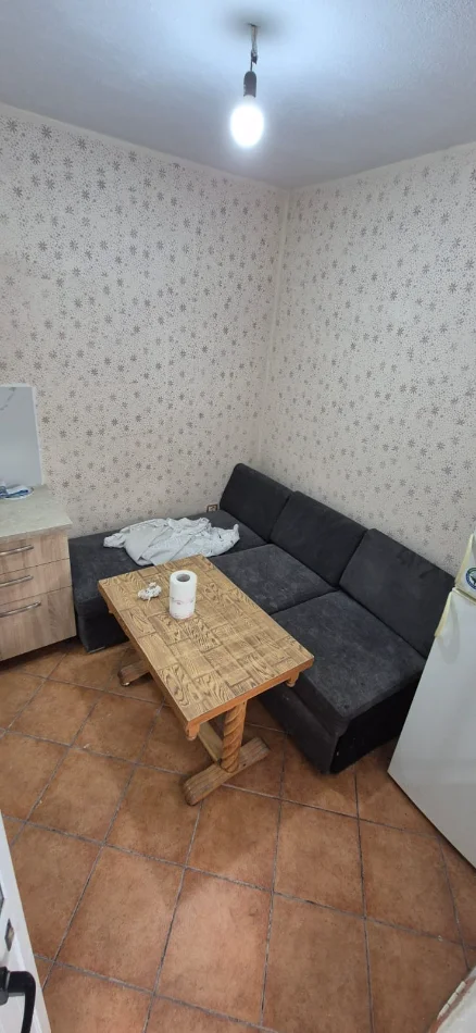 Tirane, jepet me qera apartament 1+1 Kati 1, 45 m² 401 € (Rruga e dibres)