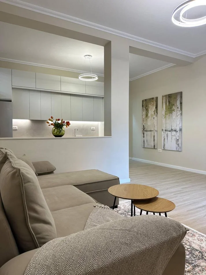 Tirane, jepet me qera apartament 1+1 Kati 1, 45 m² 500 € (prane QSUT)