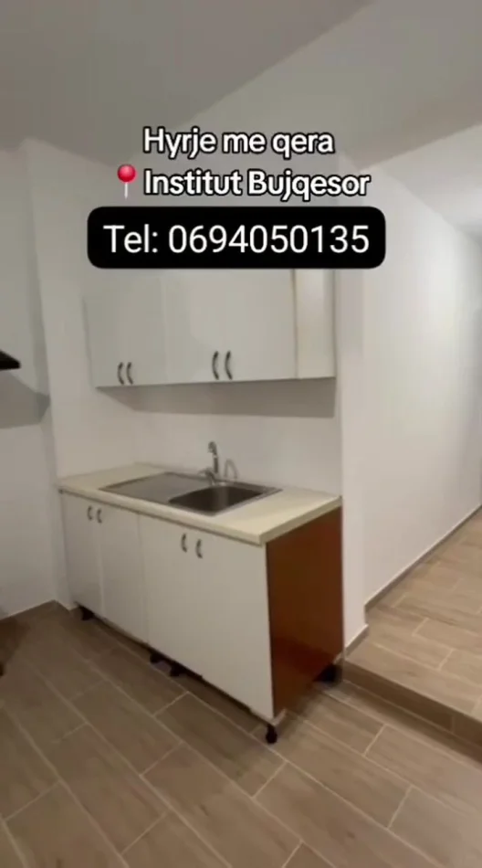 Tirane, jepet me qera apartament 1+1 Kati 1, 50 m² 250 € (Institut)