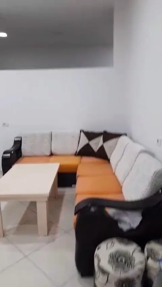 Tirane, jepet me qera apartament 1+1 Kati 1, 50 m² 300 € (Astir)