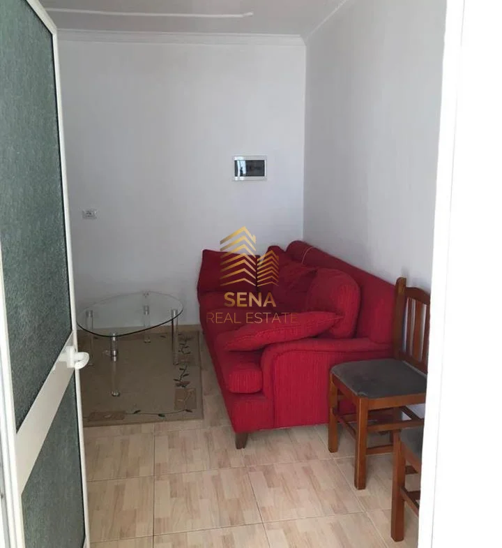 Tirane, jepet me qera apartament 1+1 Kati 1, 50 m² 350 € (Allias)
