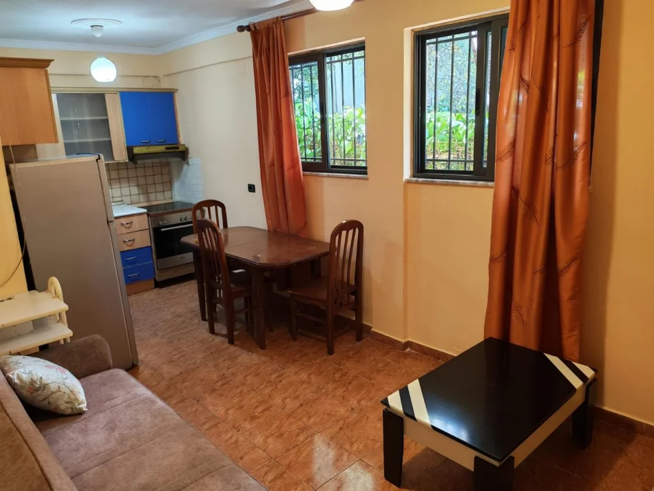 Tirane, jepet me qera apartament 1+1 Kati 1, 50 m² 350 € (Astir)