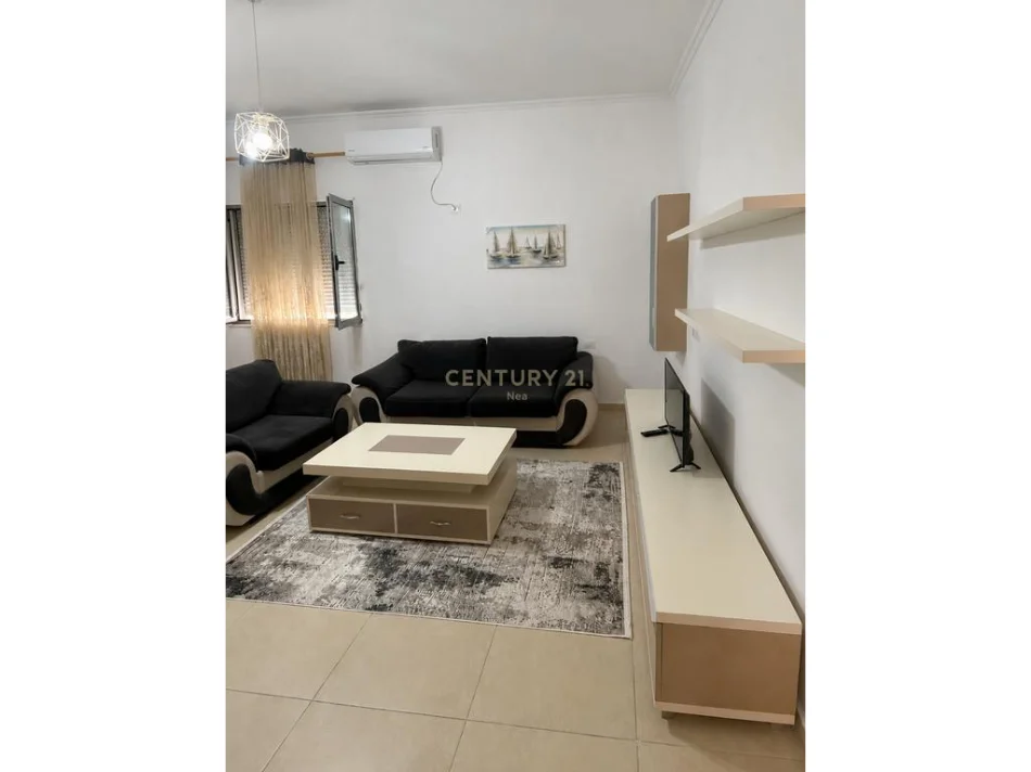 Tirane, jepet me qera apartament 1+1 Kati 1, 50 m² 400 € (Kopshti Botanik)