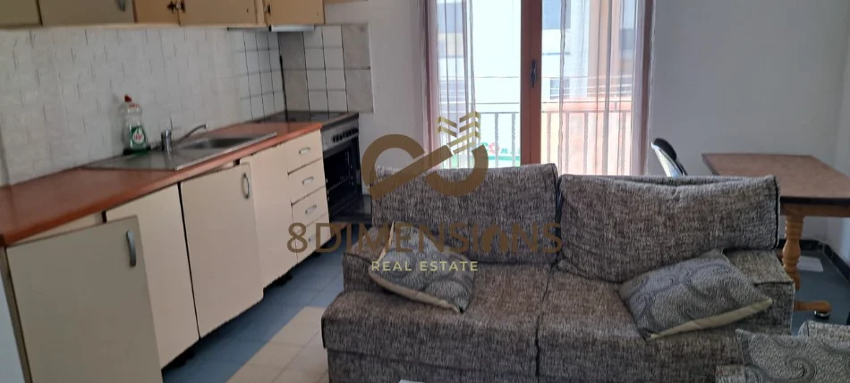 Tirane, jepet me qera apartament 1+1 Kati 1, 50 m² 400 € (varri bamit)