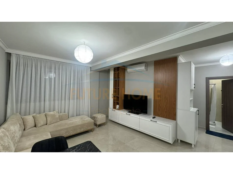 Tirane, jepet me qera apartament 1+1 Kati 1, 50 m² 550 € (Kopshti Botanik)